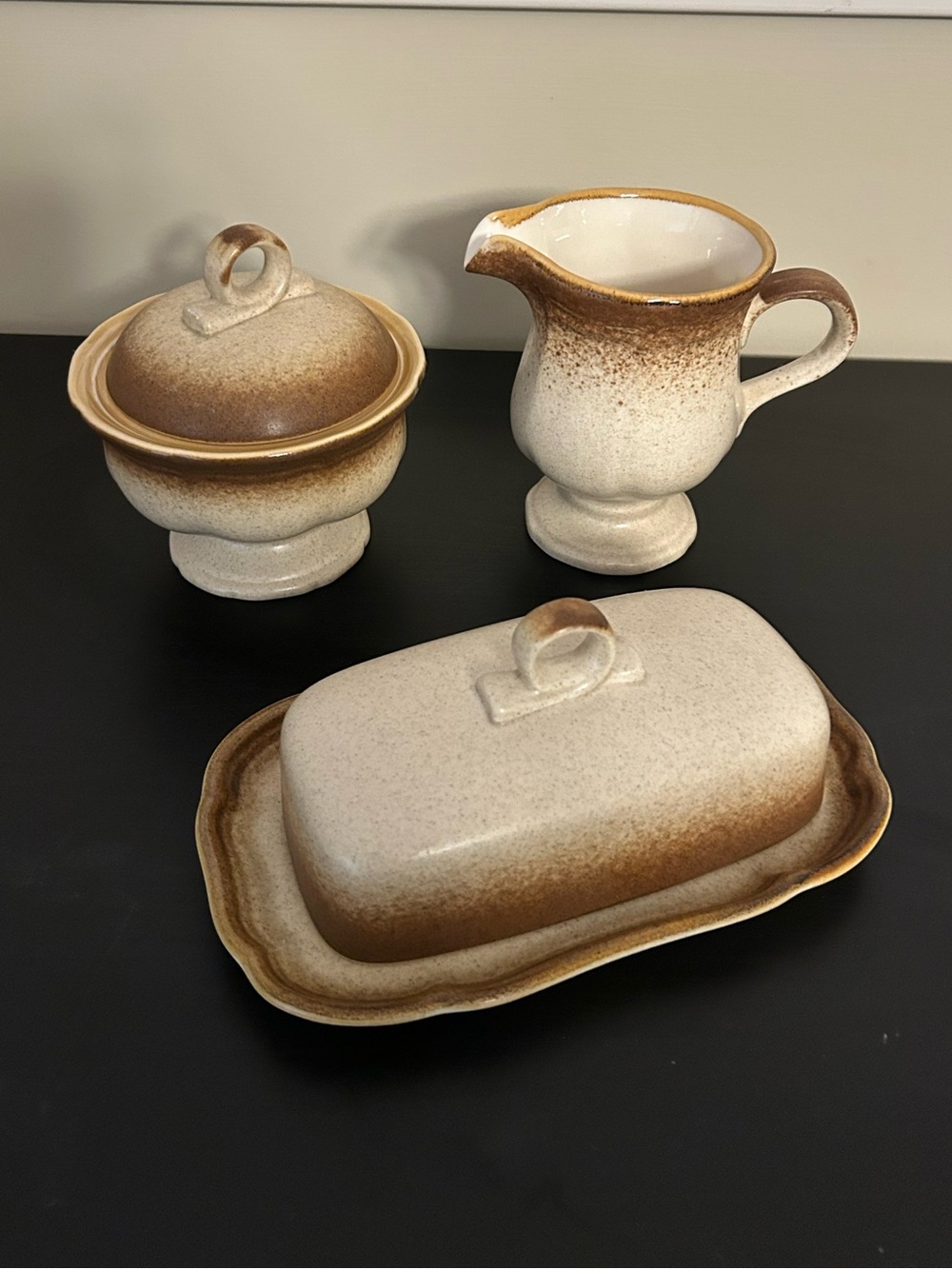 Mikasa Whole Wheat E 8000 Covered  8" Butter Dish with Lid creamer sugar